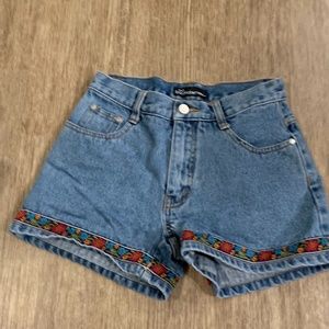 Women’s Size 3 No Boundaries Jean Shorts